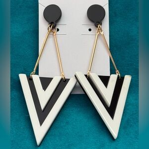 Geometric Black and White Drop Earrings NEW